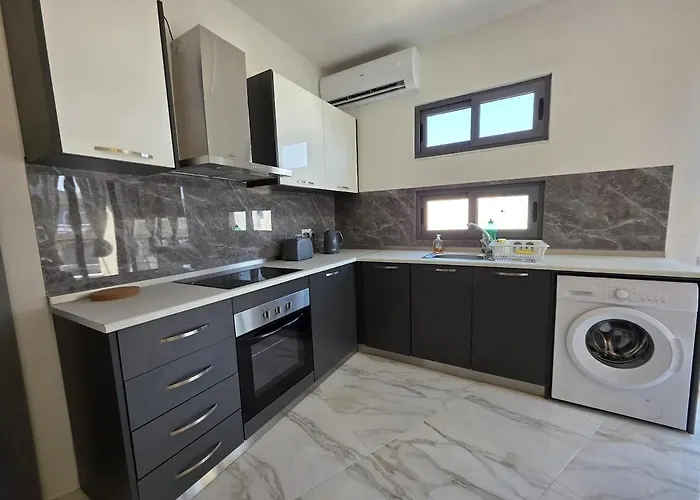 Modern Close To Seafront Apartament St Paul's Bay